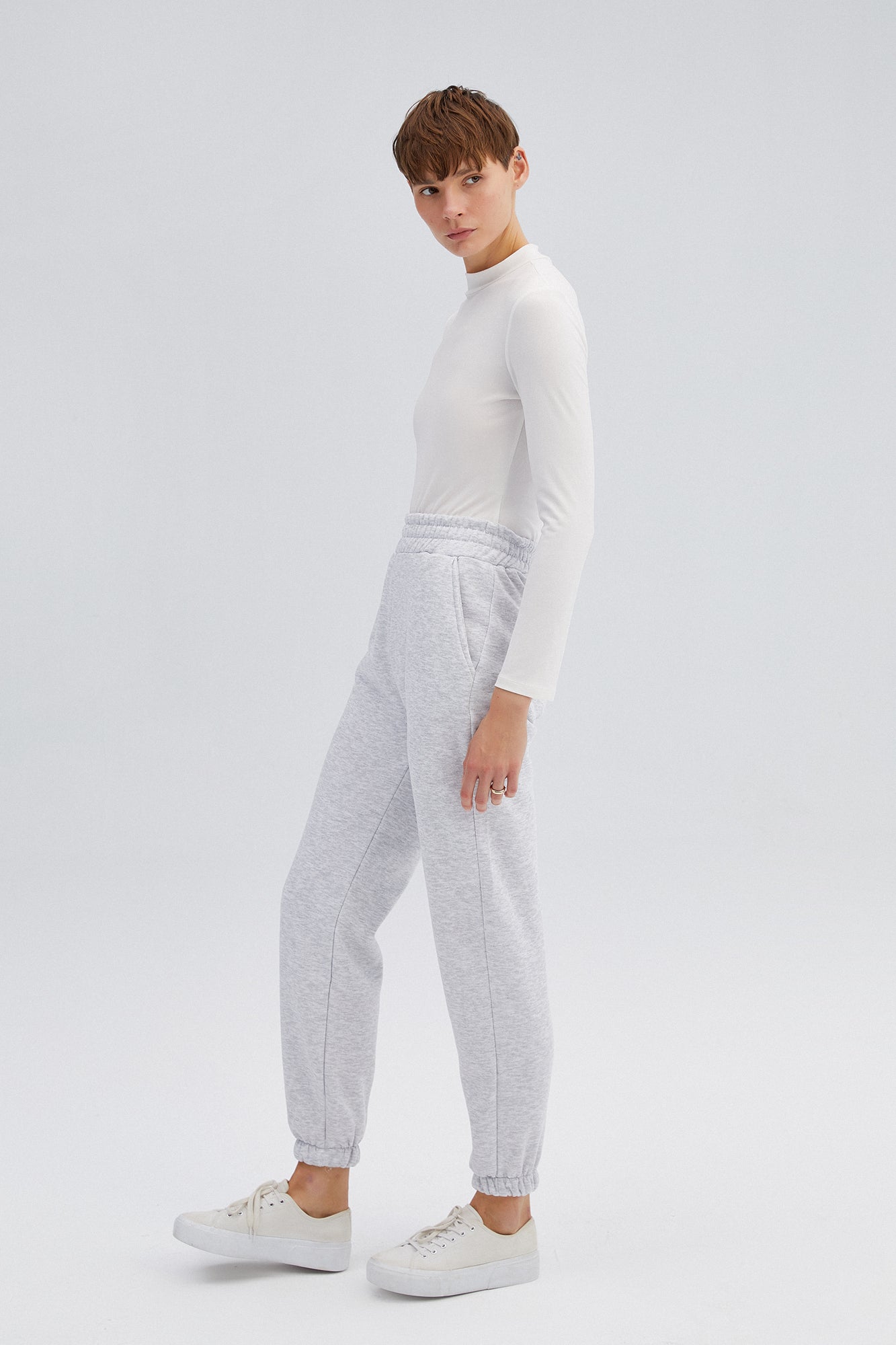 BASIC SWEATPANTS