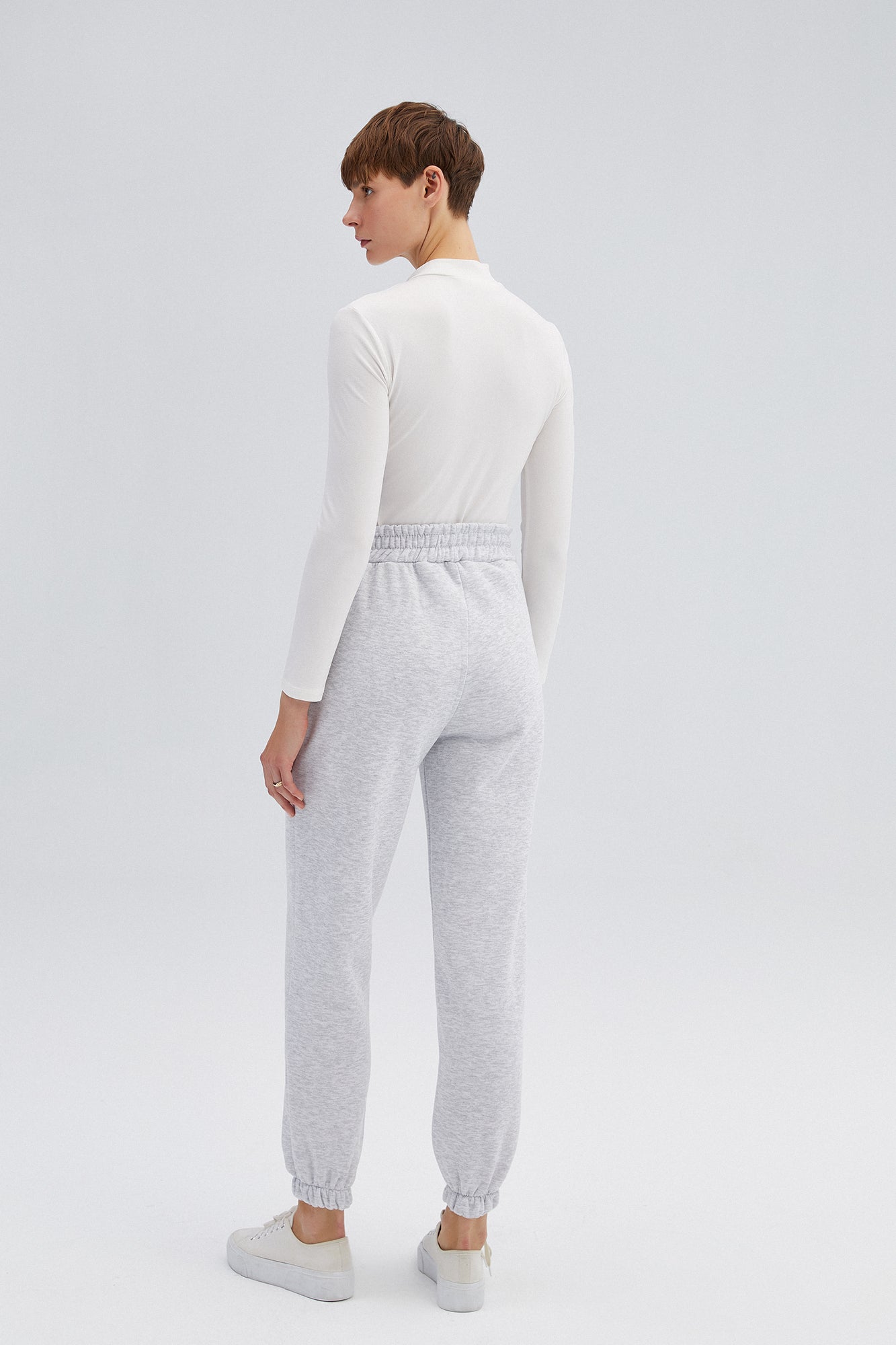 BASIC SWEATPANTS
