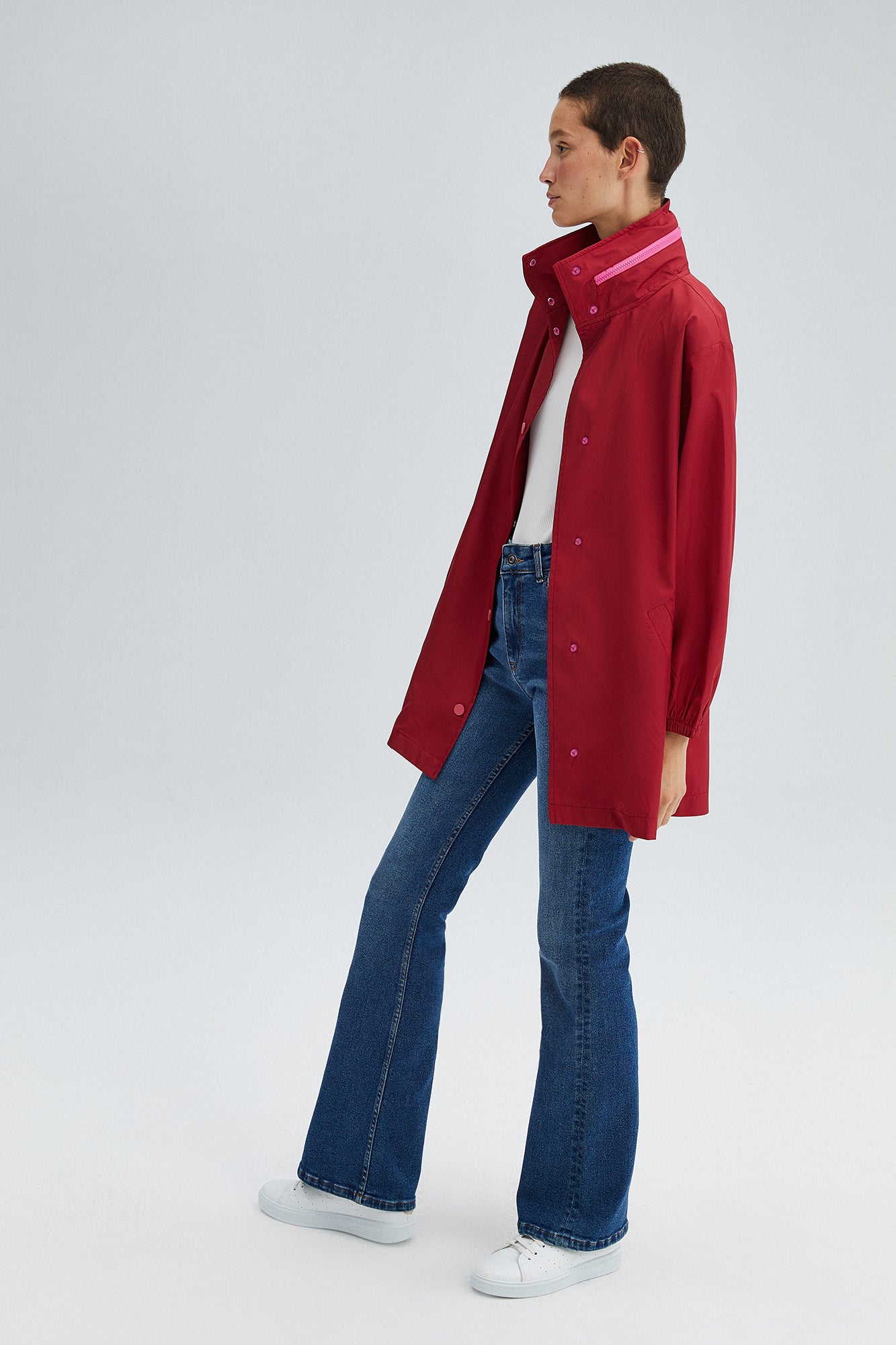 HOODED WINDBREAKER WITH NECKBAND