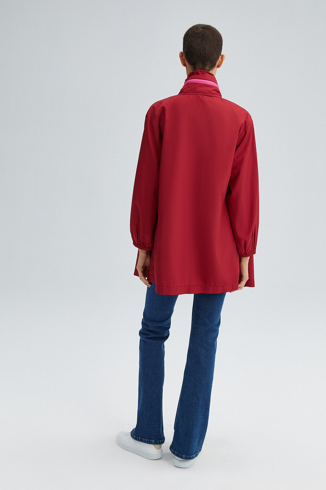 HOODED WINDBREAKER WITH NECKBAND