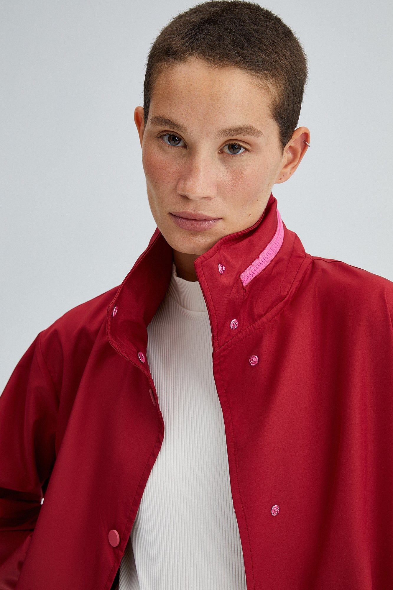 HOODED WINDBREAKER WITH NECKBAND