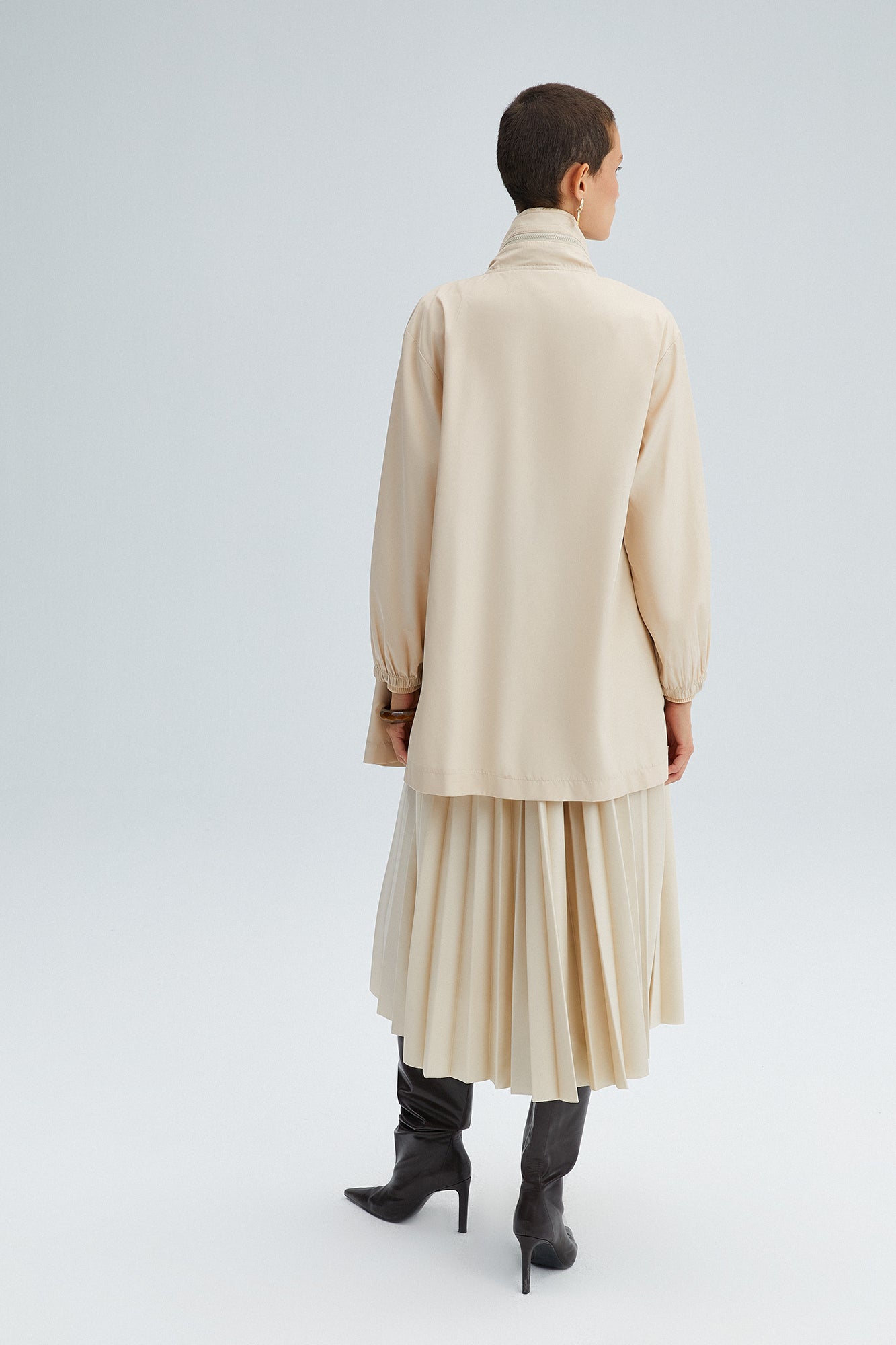 HOODED WINDBREAKER WITH NECKBAND