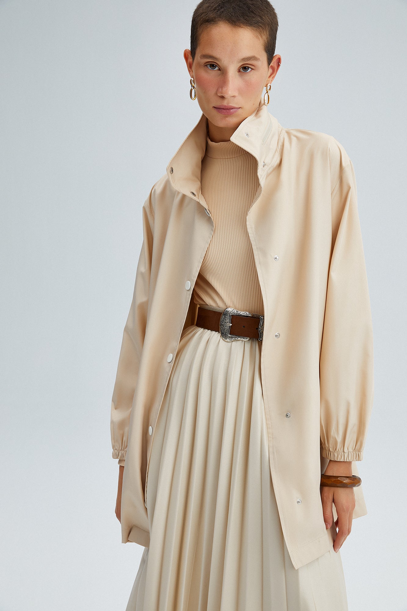 HOODED WINDBREAKER WITH NECKBAND