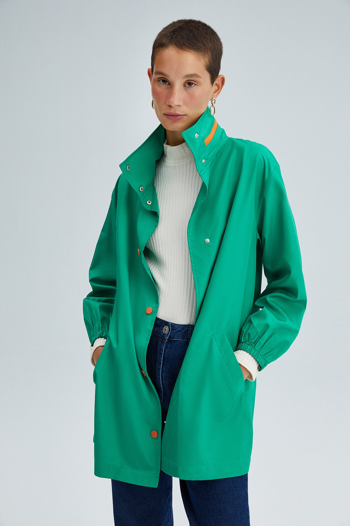 HOODED WINDBREAKER WITH NECKBAND