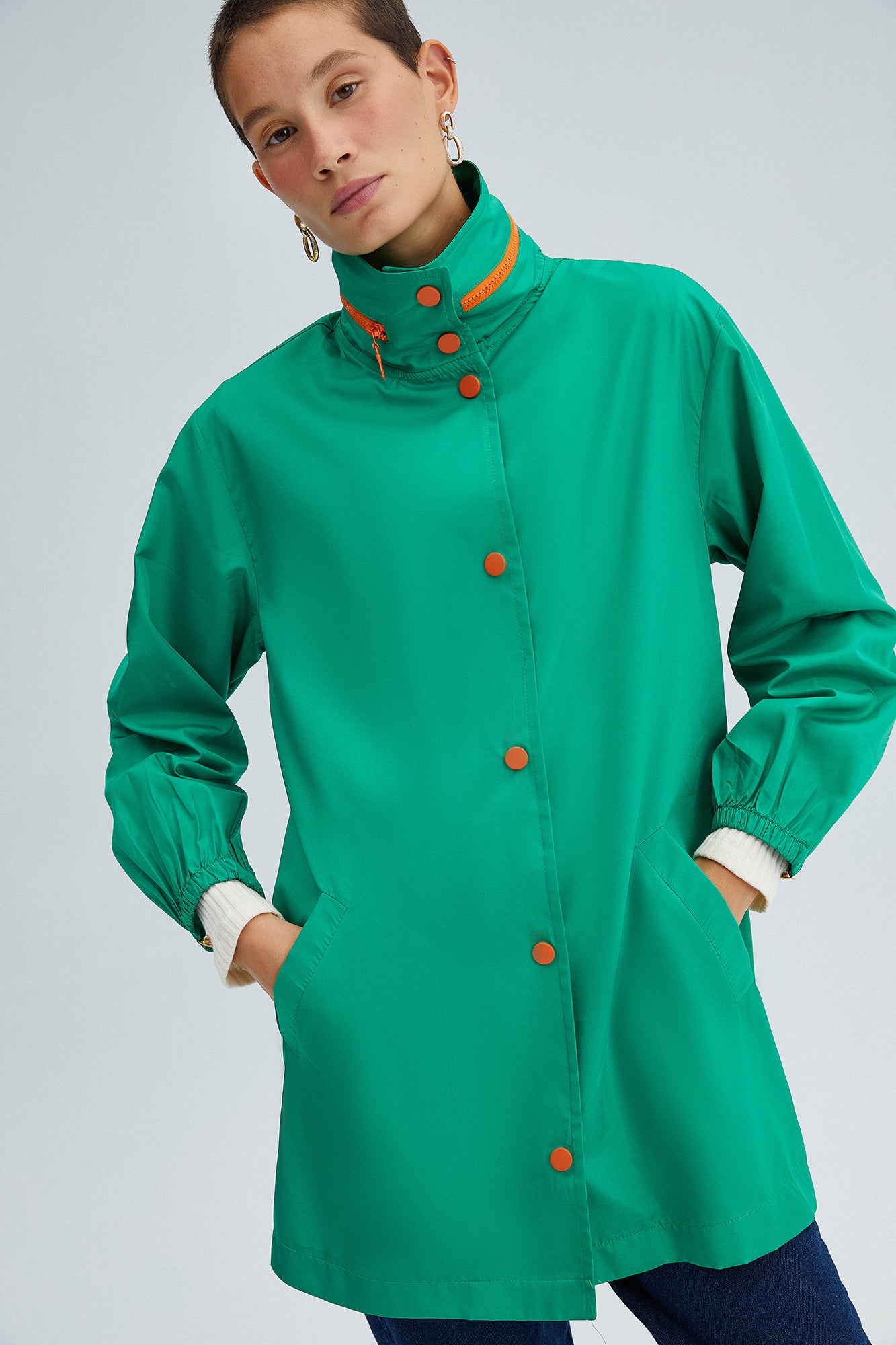 HOODED WINDBREAKER WITH NECKBAND