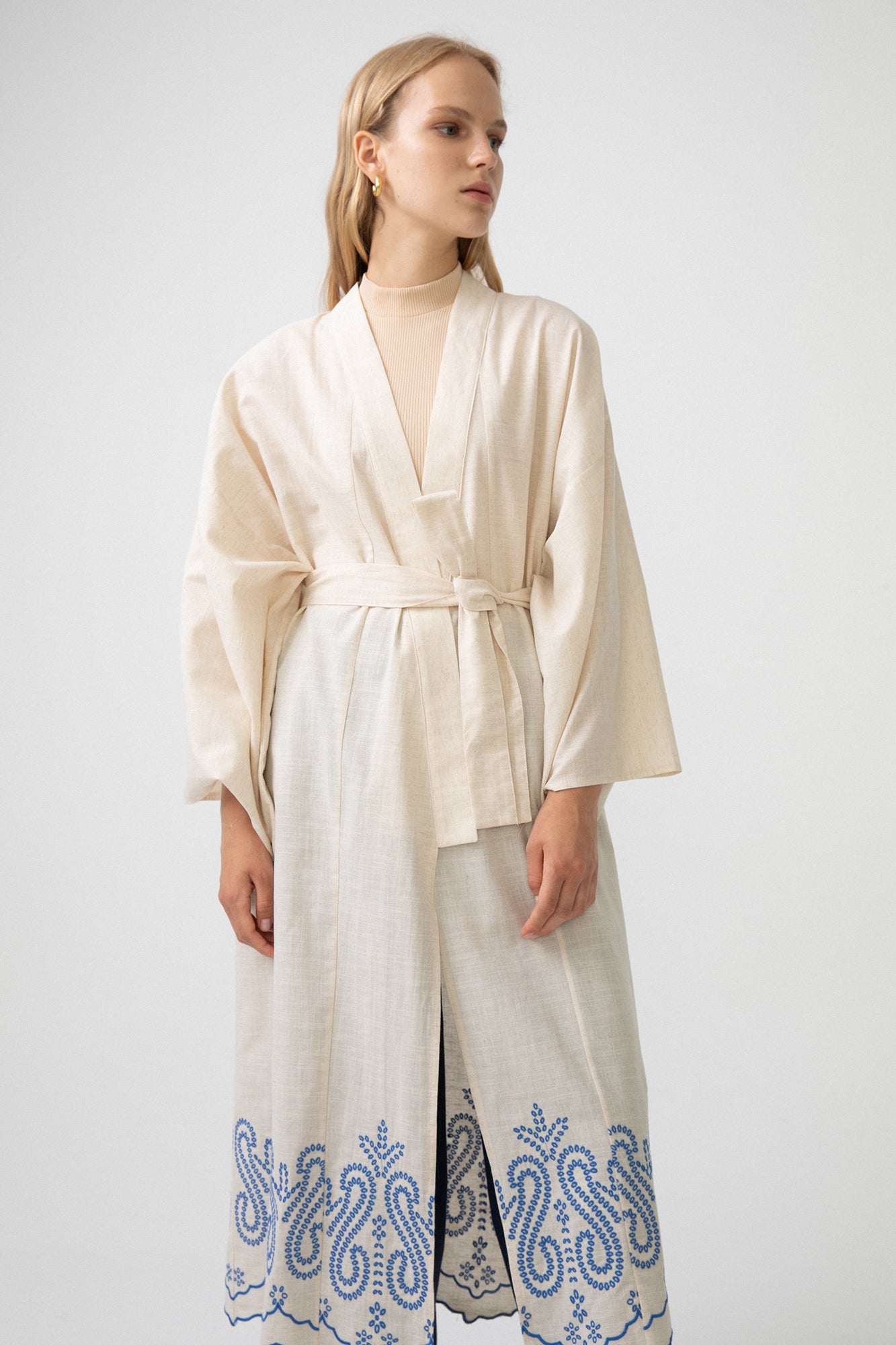 EMBROIDERED LINEN KIMONO