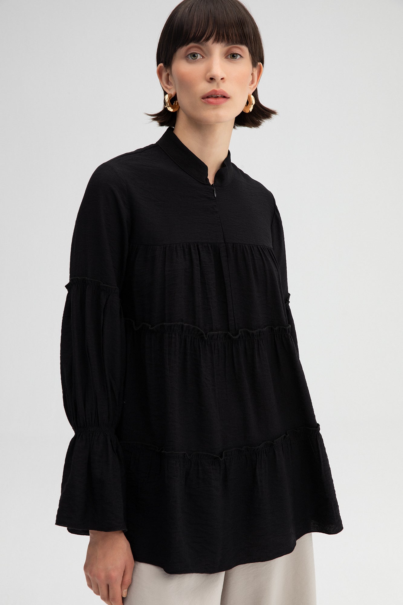 FRILLY TUNIC WITH NECKBAND