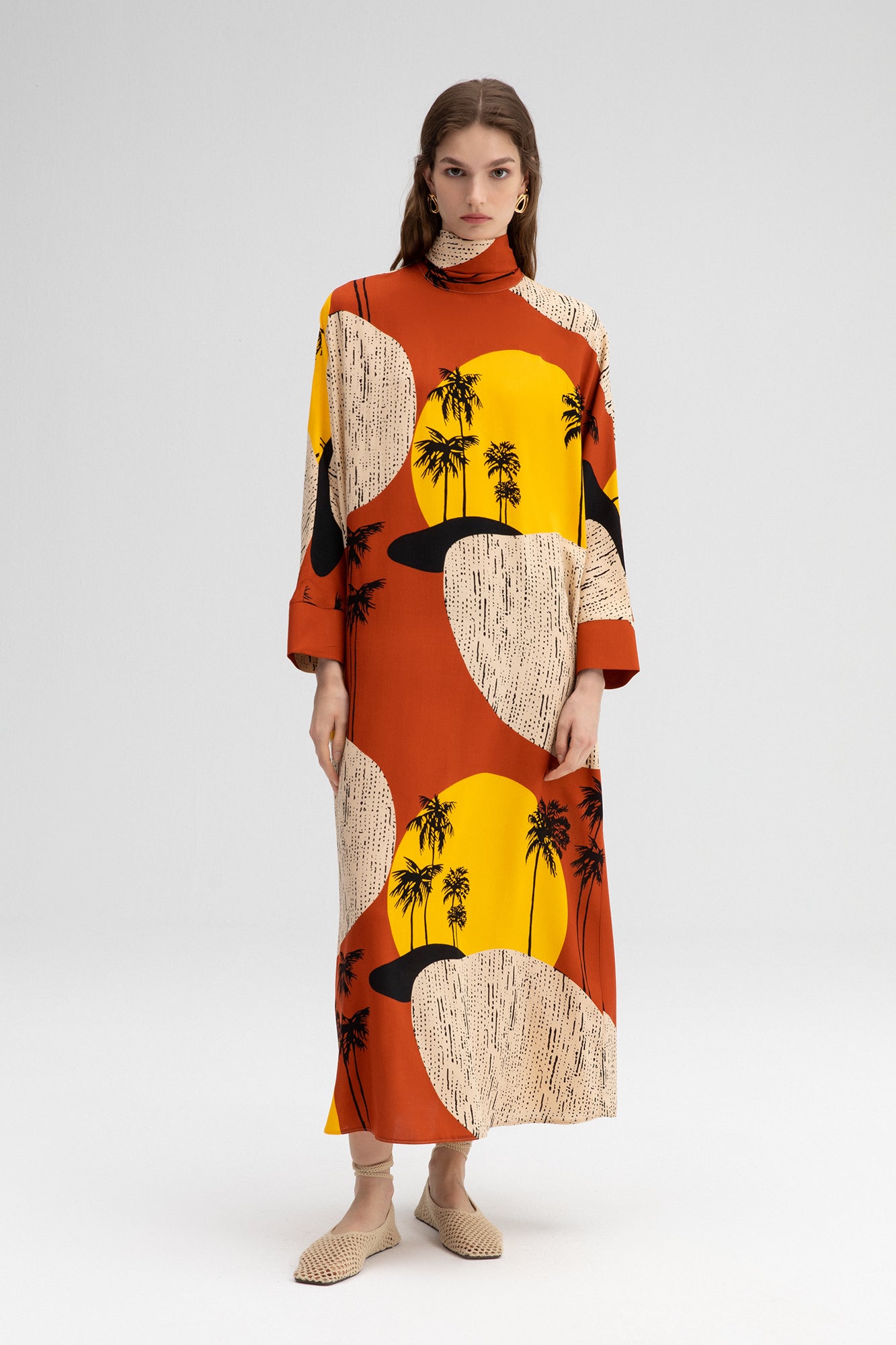 PATTERNED DRESS WITH NECKBAND