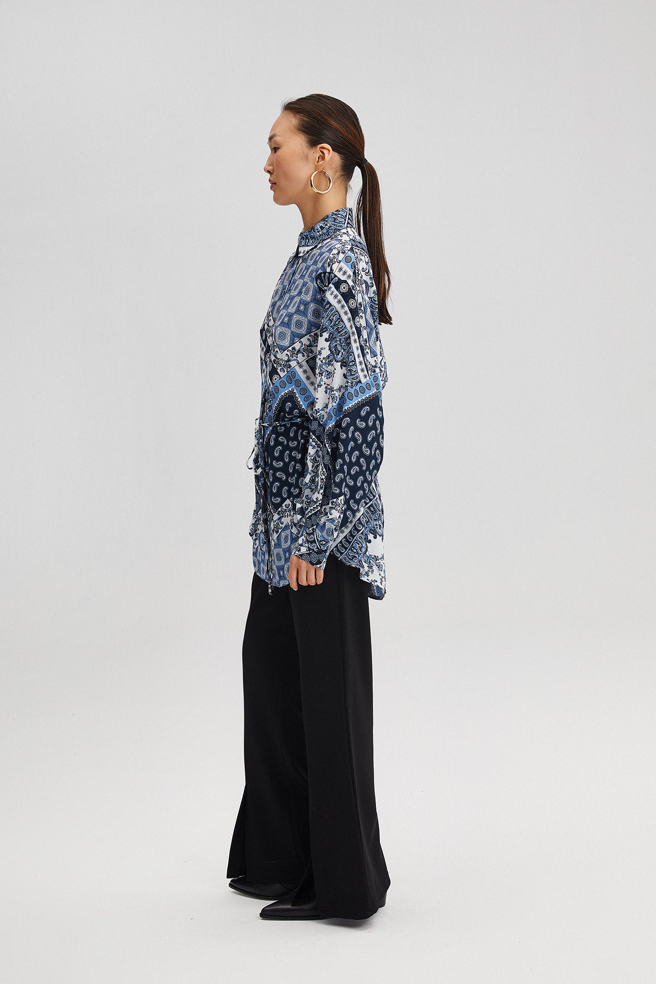 RIB BELTED PATTERNED SHIRT