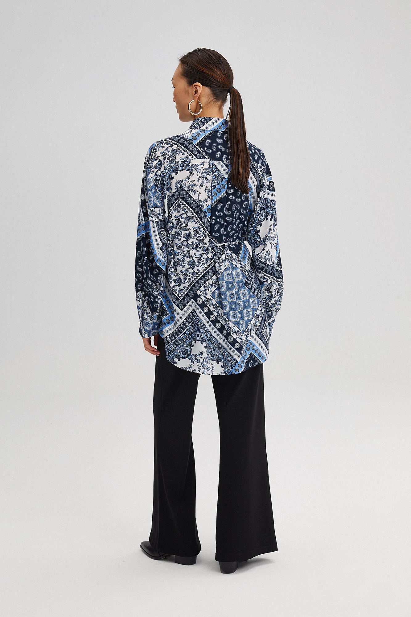 RIB BELTED PATTERNED SHIRT